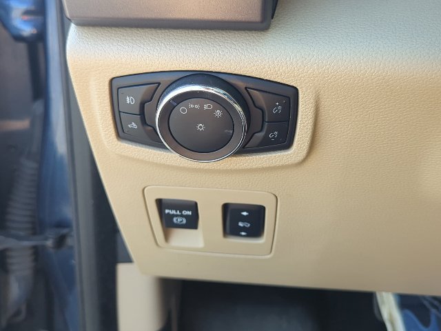 Used 2015 Ford F150 XLT w/ Equipment Group 302A Luxury AWD/4WD image 31