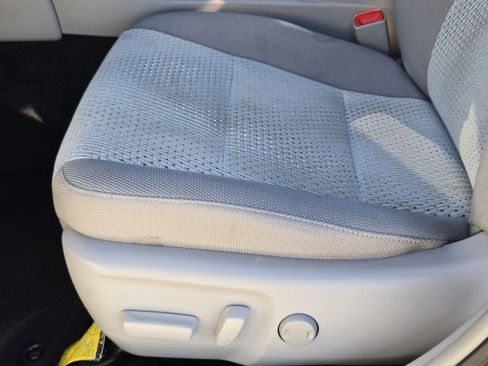 Used 2014 Toyota Camry LE image 28