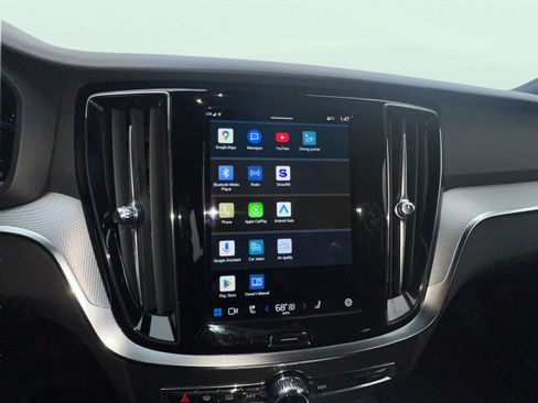 Used 2024 Volvo S60 B5 Plus w/ Climate Package image 13