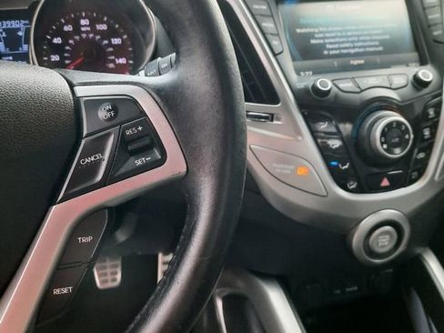 Used 2012 Hyundai Veloster w/ Style Pkg image 14