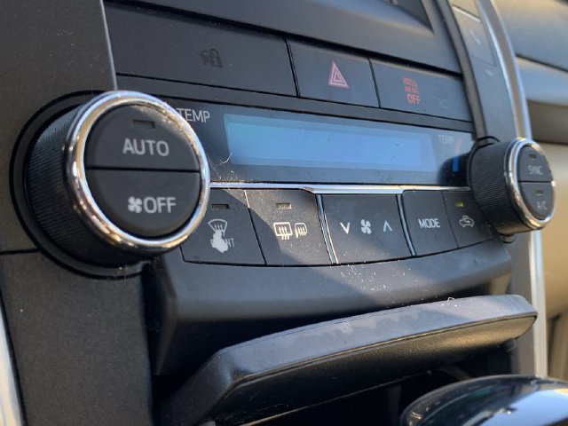 Used 2017 Toyota Camry LE FWD image 30