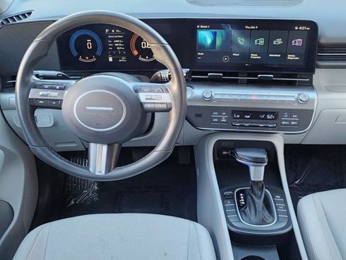 Used 2025 Hyundai Kona SEL image 14
