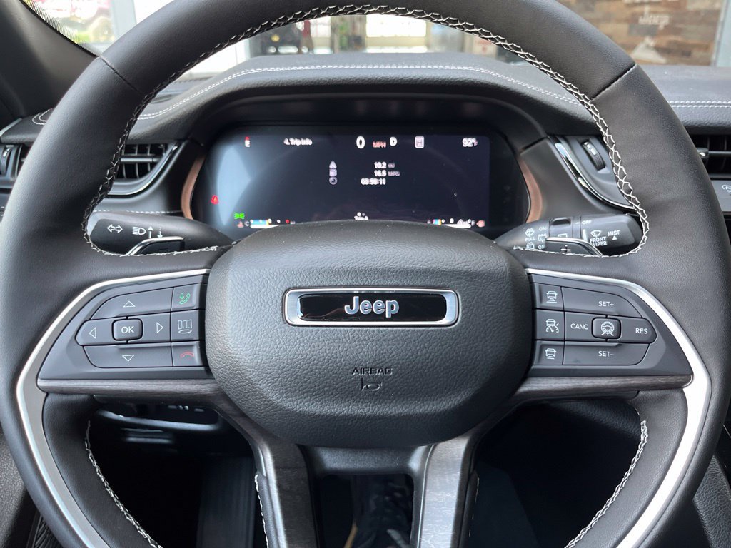 New 2026 Jeep Grand Cherokee Altitude AWD/4WD image 27