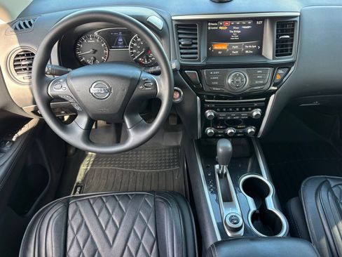 Used 2020 Nissan Pathfinder S AWD/4WD image 19