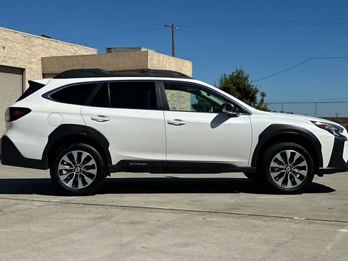 Used 2025 Subaru Outback Limited AWD/4WD image 2