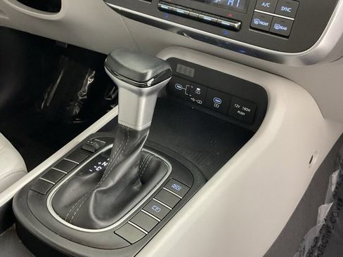 Used 2024 Hyundai Kona SEL image 15