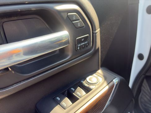 Used 2023 Chevrolet Silverado 2500 High Country w/ Z71 Off-Road Package AWD/4WD image 14