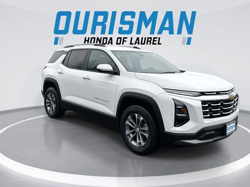 Used 2025 Chevrolet Equinox LT w/ Convenience Package II image 2