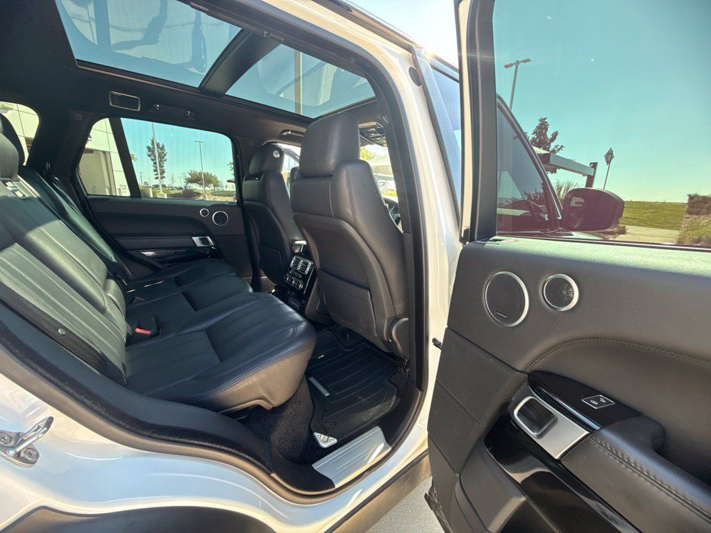 Used 2017 Land Rover Range Rover HSE AWD/4WD image 46