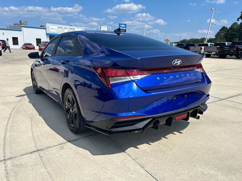 Used 2023 Hyundai Elantra SEL FWD image 4