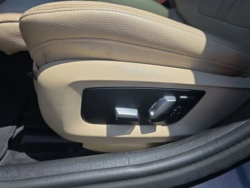 Used 2019 BMW 530i w/ Convenience Package RWD image 15