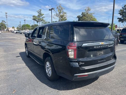 Used 2022 Chevrolet Suburban LT image 3