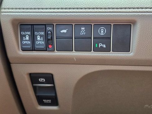Used 2024 Honda Odyssey Elite image 23