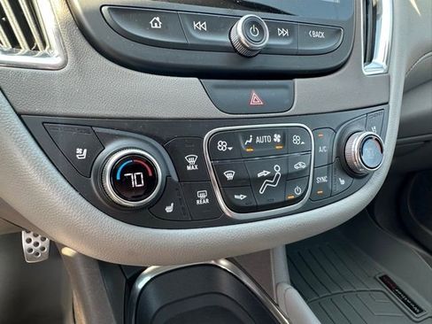 Used 2017 Chevrolet Malibu Premier w/ Premier Sun and Wheel Package FWD image 13