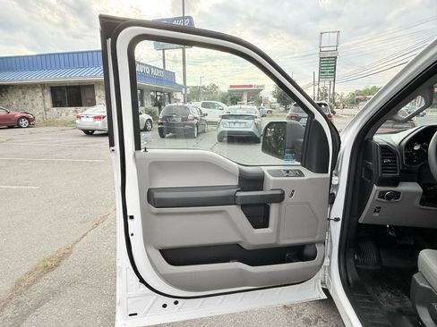 Used 2017 Ford F150 XL w/ Equipment Group 101A Mid RWD image 18