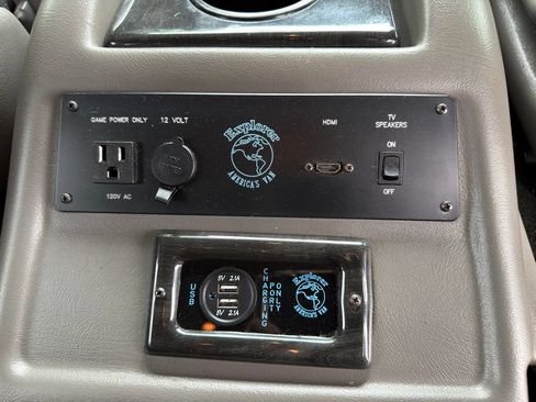 Used 2018 GMC Savana 3500 Extended RWD image 32