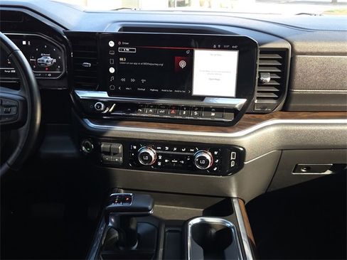 Used 2022 GMC Sierra 1500 SLT image 13