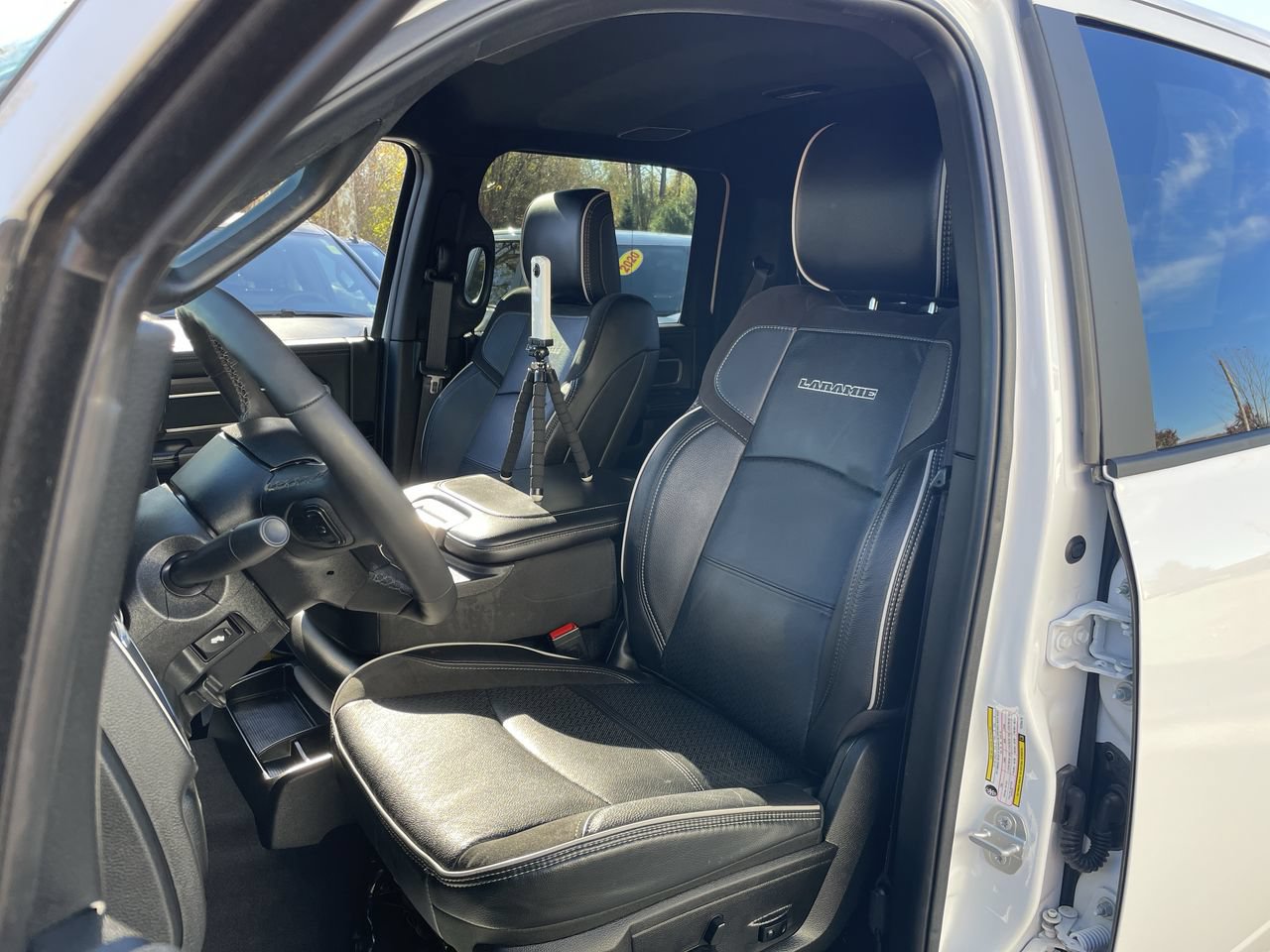 Used 2026 RAM 2500 Laramie AWD/4WD image 11