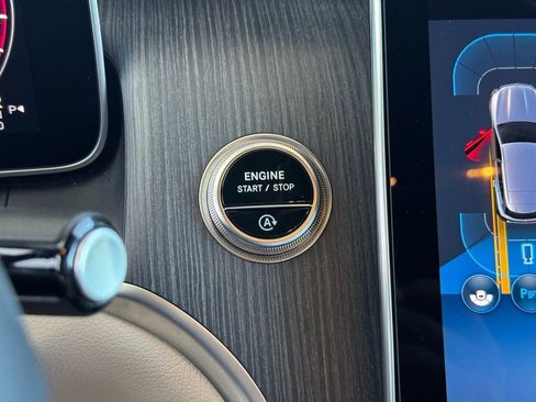 Certified 2025 Mercedes-Benz GLC 300 image 33