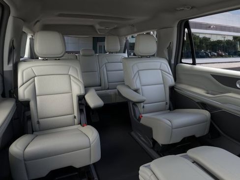 New 2026 Lincoln Navigator L Premier AWD/4WD image 11
