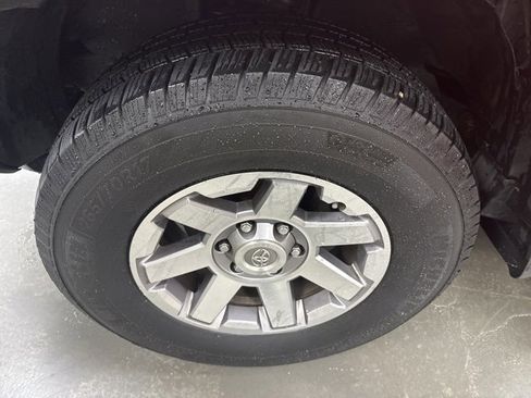 Used 2014 Toyota FJ Cruiser 4WD image 27