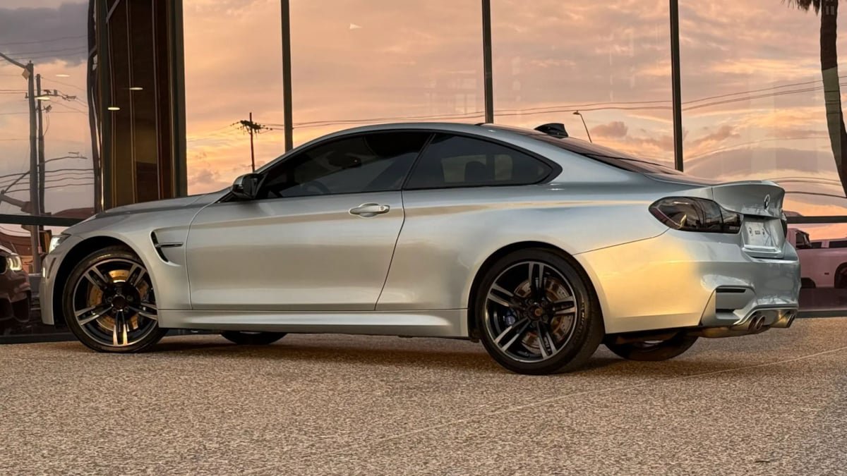 Used 2018 BMW M4 Coupe RWD image 6