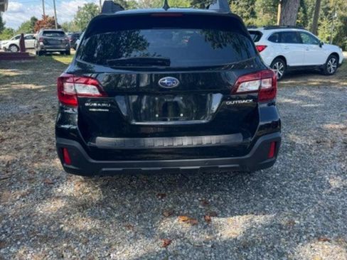Used 2018 Subaru Outback 2.5i Limited AWD/4WD image 5