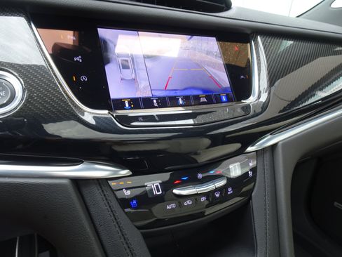 Used 2023 Cadillac XT6 Sport w/ Technology Package AWD/4WD image 21