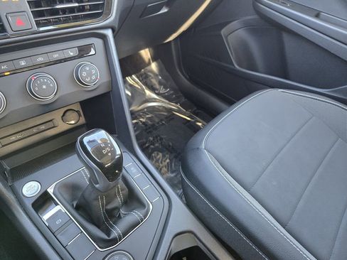 Used 2022 Volkswagen Taos SE w/ Panoramic Sunroof Package image 20