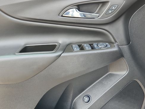 Used 2024 Chevrolet Equinox LT AWD/4WD image 8