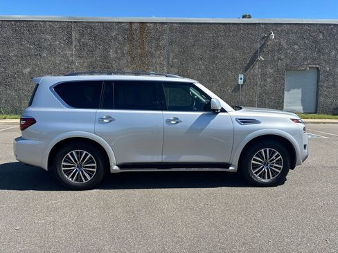 Used 2023 Nissan Armada SL w/ Cargo Package AWD/4WD image 8
