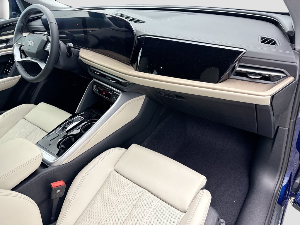 Certified 2025 Audi Q5 Premium Plus w/ Premium Plus AWD/4WD image 16