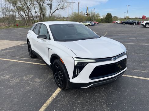 Used 2025 Chevrolet Blazer EV AWD Police image 8