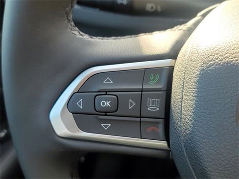 Used 2024 Jeep Compass Limited w/ High Altitude Package image 19