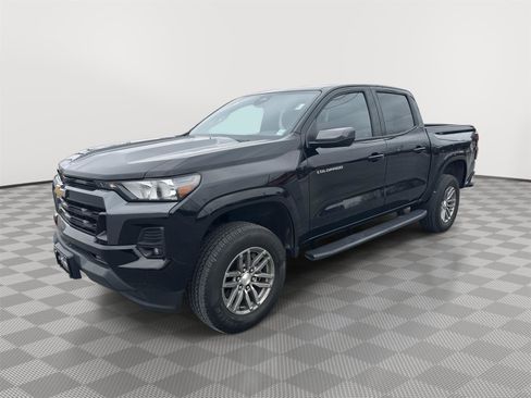 Used 2023 Chevrolet Colorado LT w/ LT Convenience Package II image 7