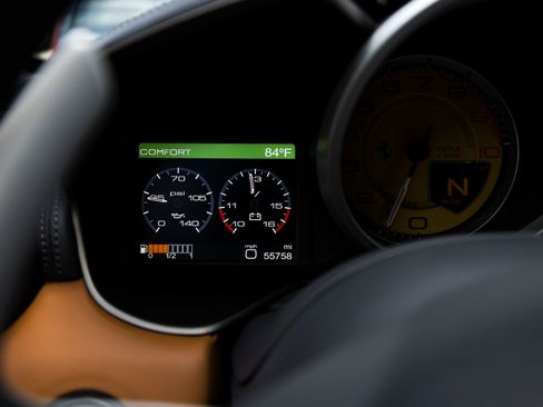 Used 2013 Ferrari FF image 26