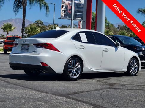 Used 2018 Lexus IS 300 w/ Accessory Package RWD image 4