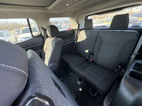 Used 2023 GMC Acadia SLE w/ Driver Convenience Package image 24