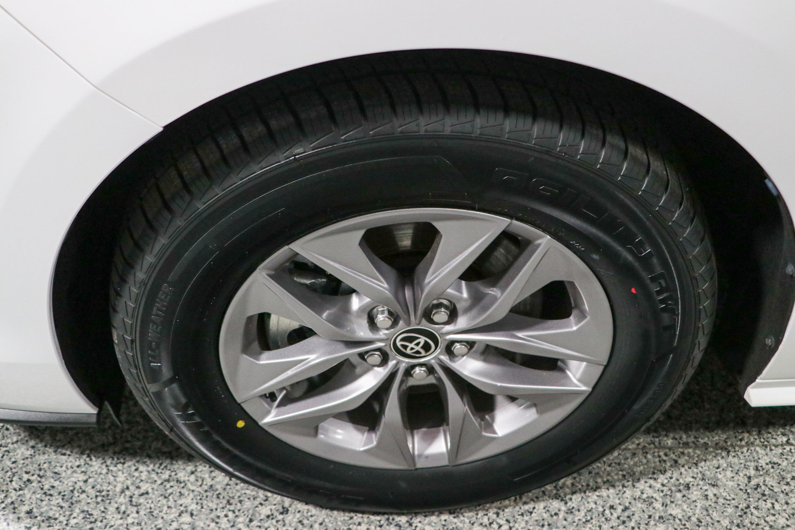 Used 2021 Toyota Sienna LE w/ LE Plus Package FWD image 11