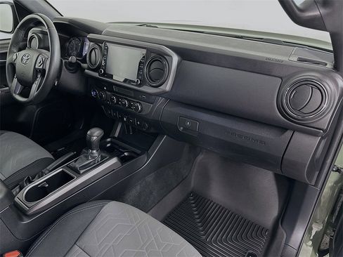 Used 2021 Toyota Tacoma TRD Off-Road image 26