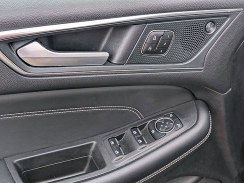 Used 2024 Ford Edge Titanium image 23