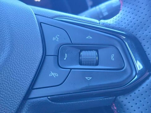 Certified 2025 Chevrolet Trax RS w/ Driver Confidence Package image 18