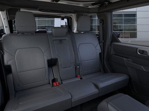 New 2025 Ford Bronco Badlands image 11