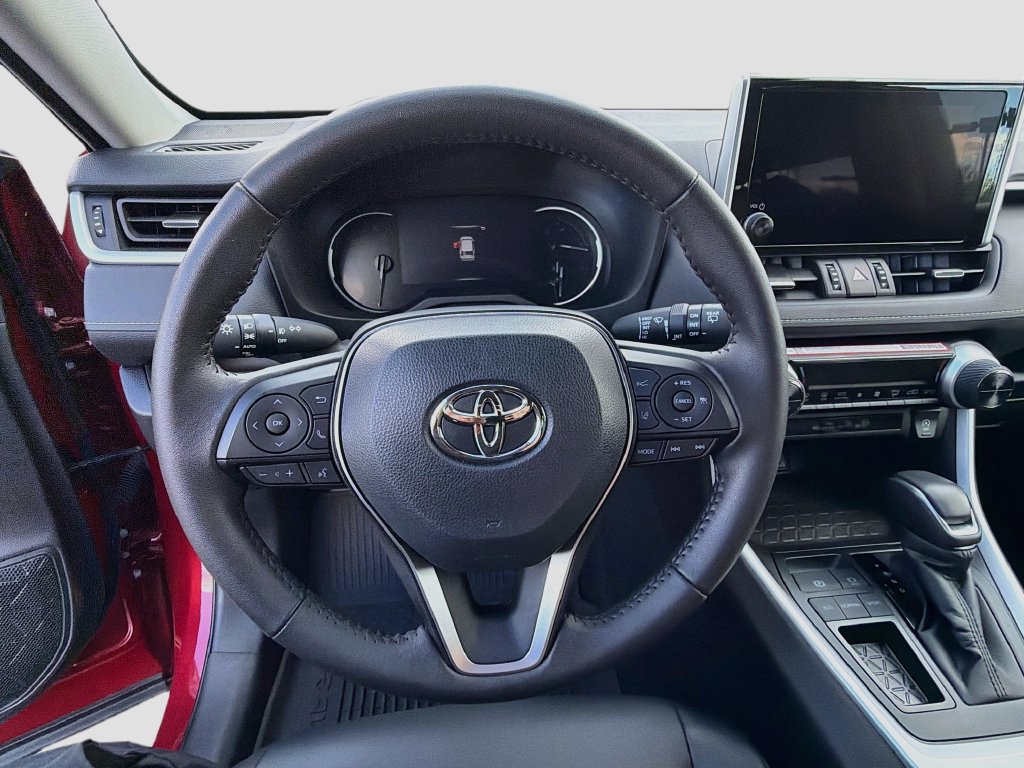 Used 2025 Toyota RAV4 XLE Premium FWD image 11