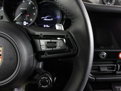 Certified 2025 Porsche Macan Turbo image 15