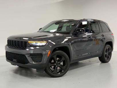 Used 2023 Jeep Grand Cherokee Altitude
