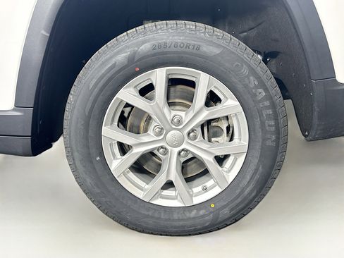 Used 2023 Jeep Grand Cherokee L Limited AWD/4WD image 11
