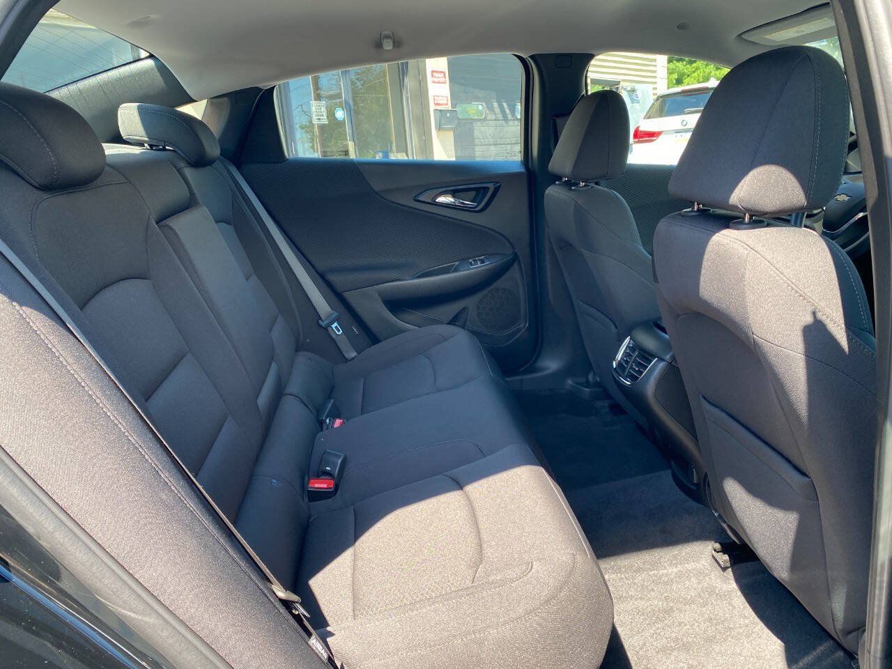 Used 2019 Chevrolet Malibu Hybrid FWD image 25