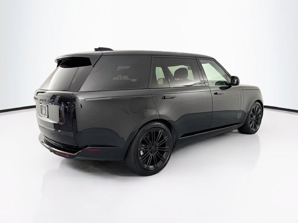 Certified 2026 Land Rover Range Rover Long Wheelbase SE AWD/4WD image 5