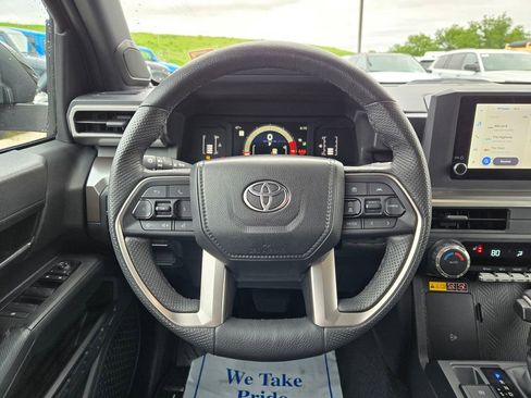 Used 2024 Toyota Tacoma SR5 AWD/4WD image 21